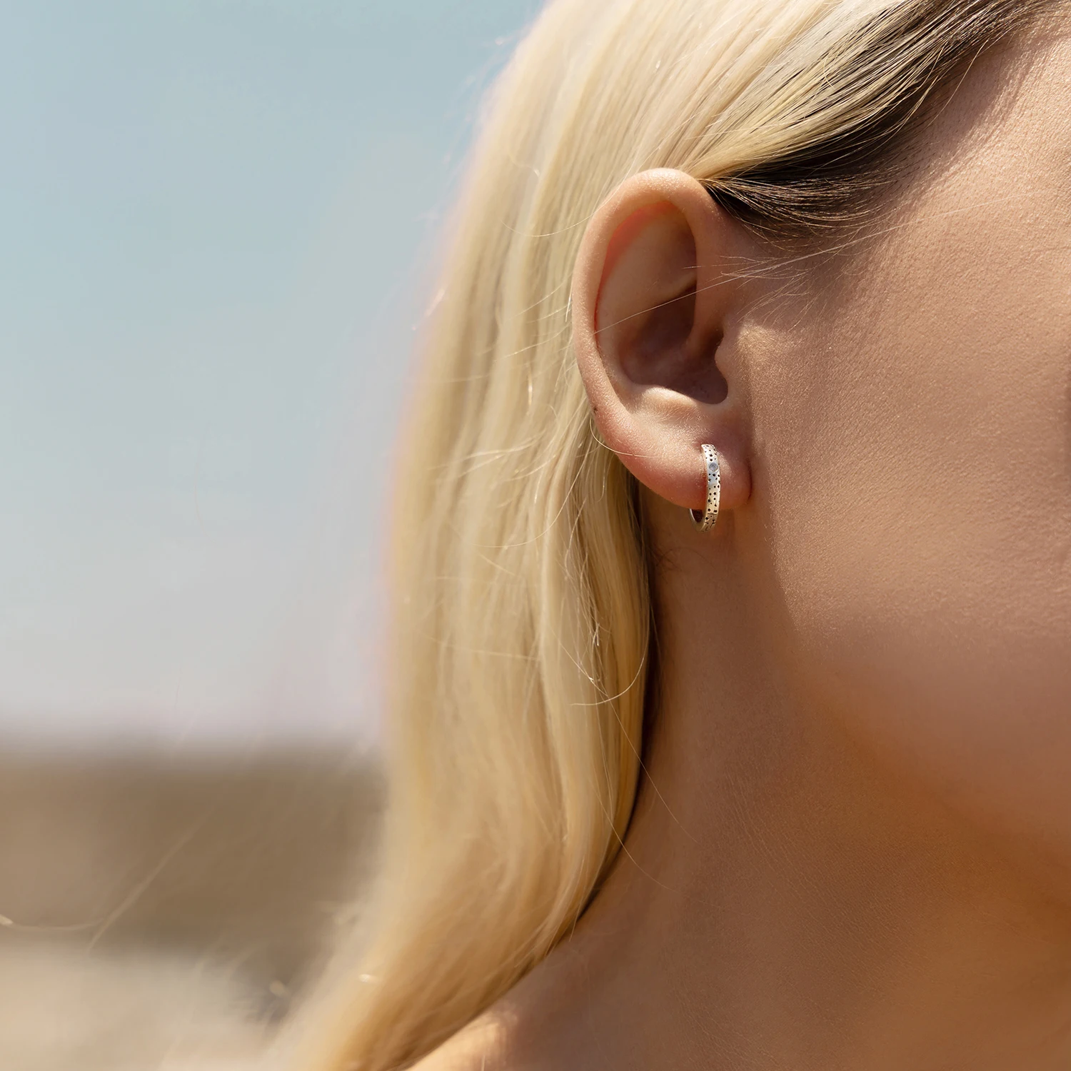 MODIAN D Color Moissanite Ear Buckles 925 Sterling Silver Sparkle Retro Hollow Stars Hoop Earrings For Women Fine Jewelry 2