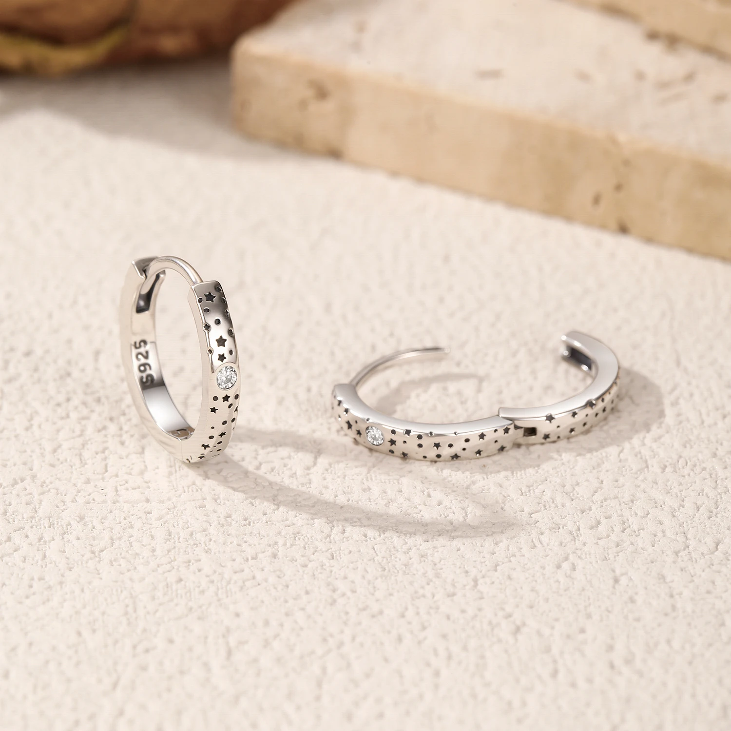 MODIAN D Color Moissanite Ear Buckles 925 Sterling Silver Sparkle Retro Hollow Stars Hoop Earrings For Women Fine Jewelry 5